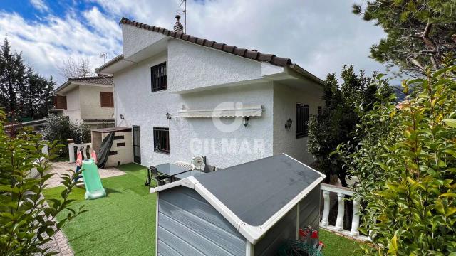 Imagen 2 de Independent Chalet with Pool in Manzanares el Real