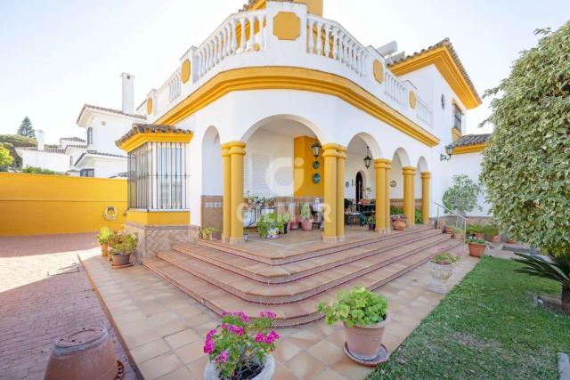 Imagen 3 de Luxury Chalet Steps from La Barrosa