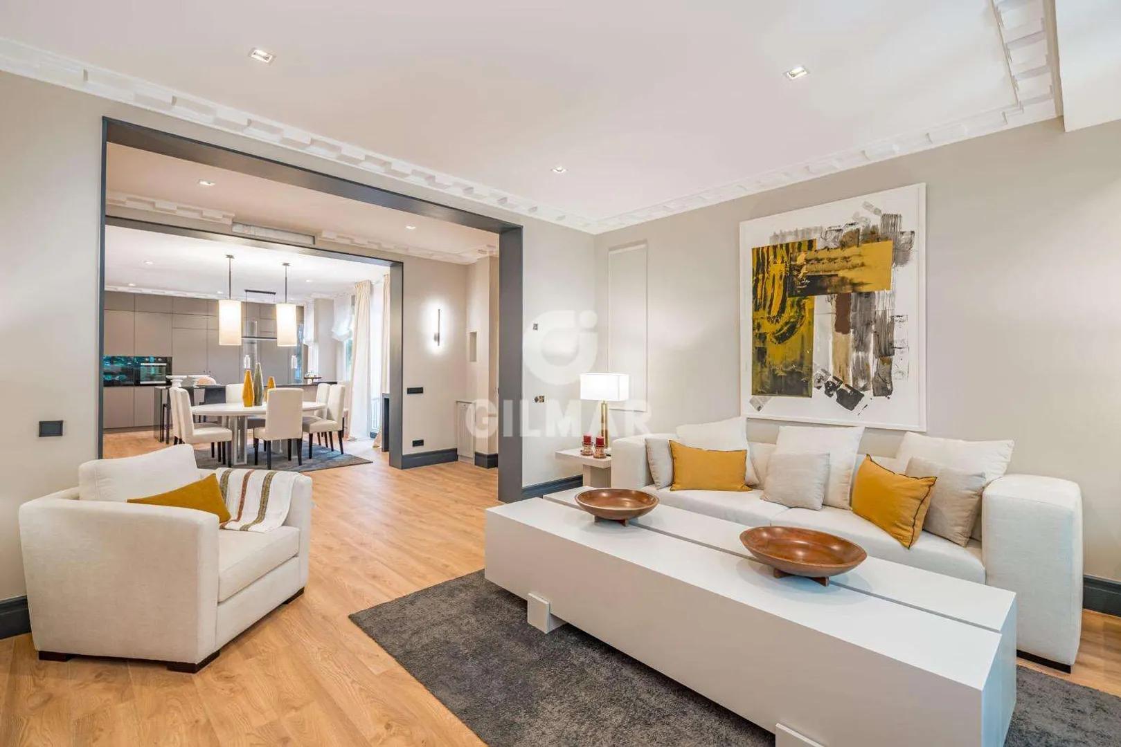 Spectacular brand new penthouse in Salamanca with terrace and luxury design