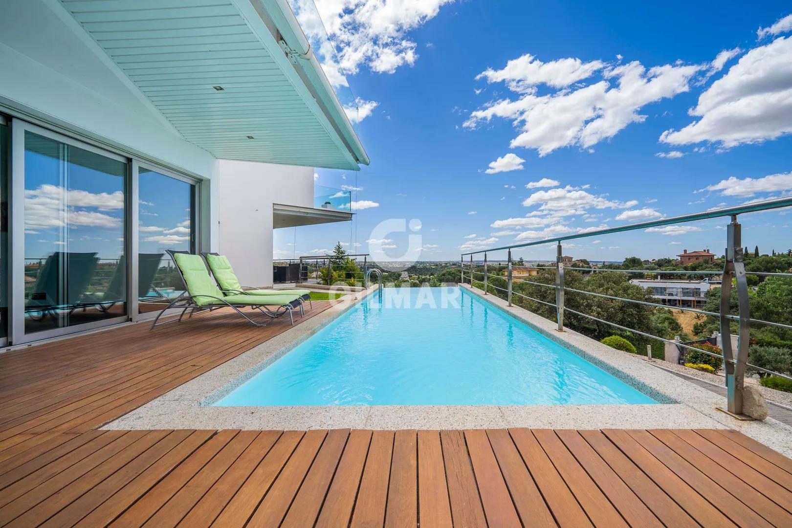 Chalet Lujo con Jardín y Piscina en Molino de la Hoz