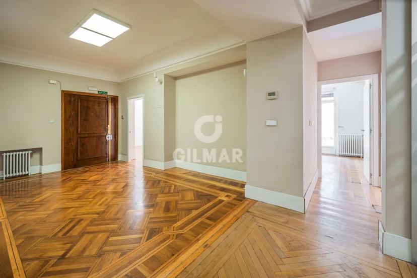 Bright Apartment of 459 m² in Almagro with 7 Bedrooms image 1