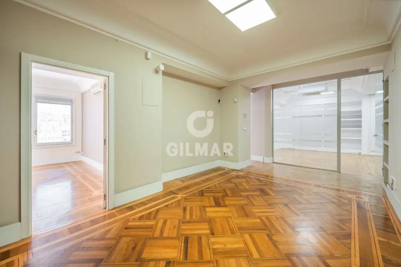 Bright Apartment of 459 m² in Almagro with 7 Bedrooms image 2