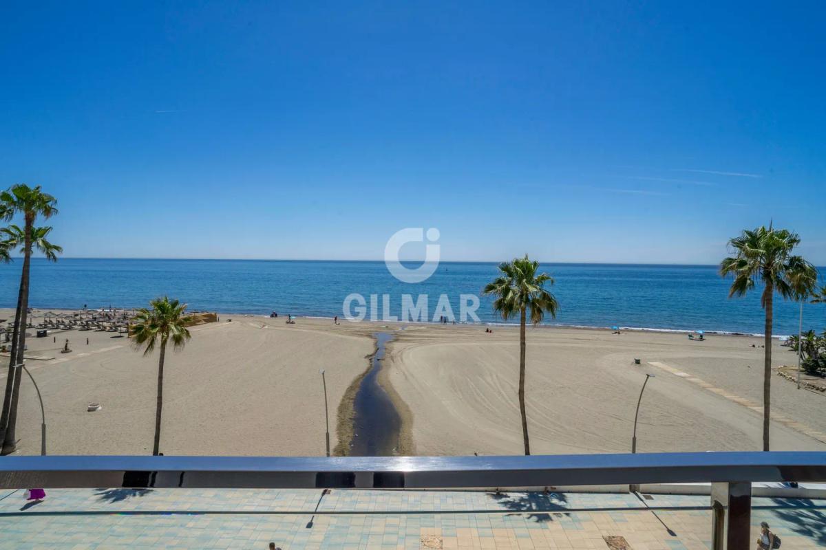 Imagen 1 de Spectacular Apartment Facing the Sea in Estepona