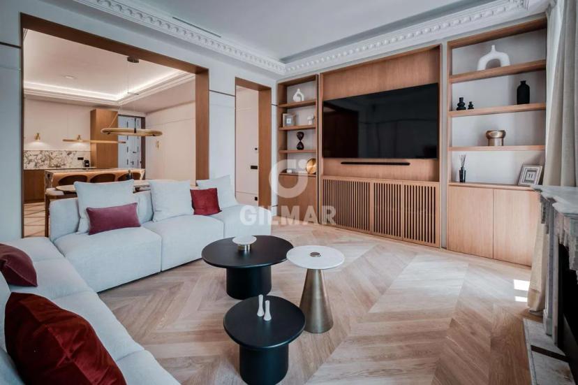 Exclusive Apartment with Views of Retiro Park image 0