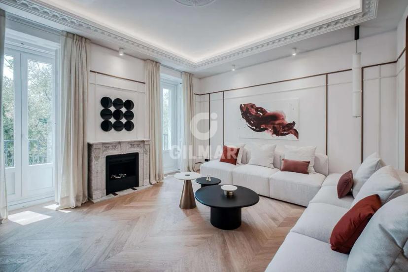 Exclusive Apartment with Views of Retiro Park image 1