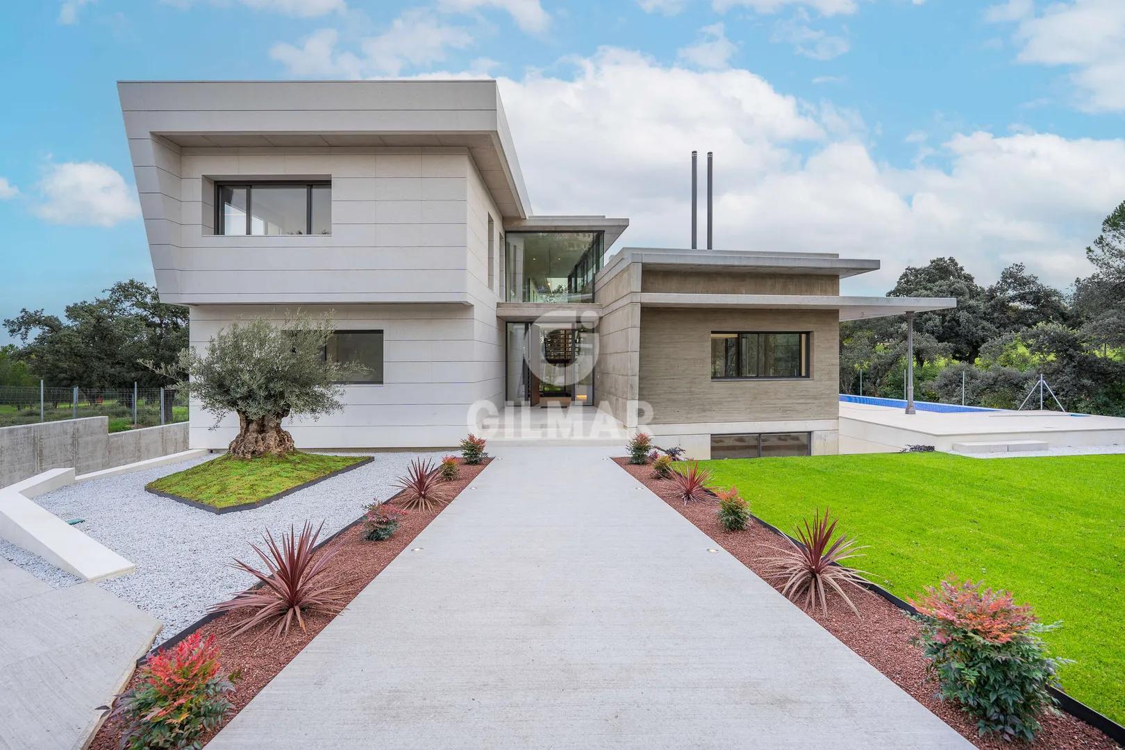 Espectacular Casa Moderna en Ciudalcampo con Vistas al Golf