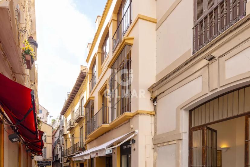 Lujo en Rehabilitación: Vivienda Exclusiva en Centro Histórico de Málaga image 2