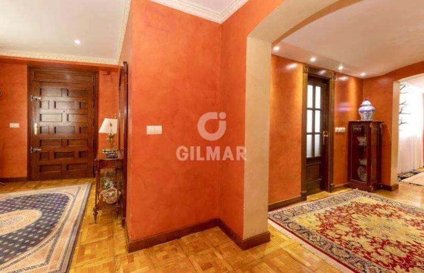 Luxury Renovated Apartment in Plaza del Arenal, Jerez image 0