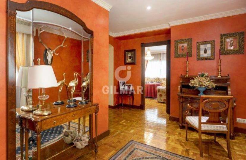 Luxury Renovated Apartment in Plaza del Arenal, Jerez image 2