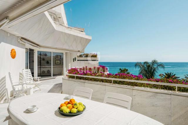 Imagen 5 de Exclusive Apartment Facing the Sea in Marbella