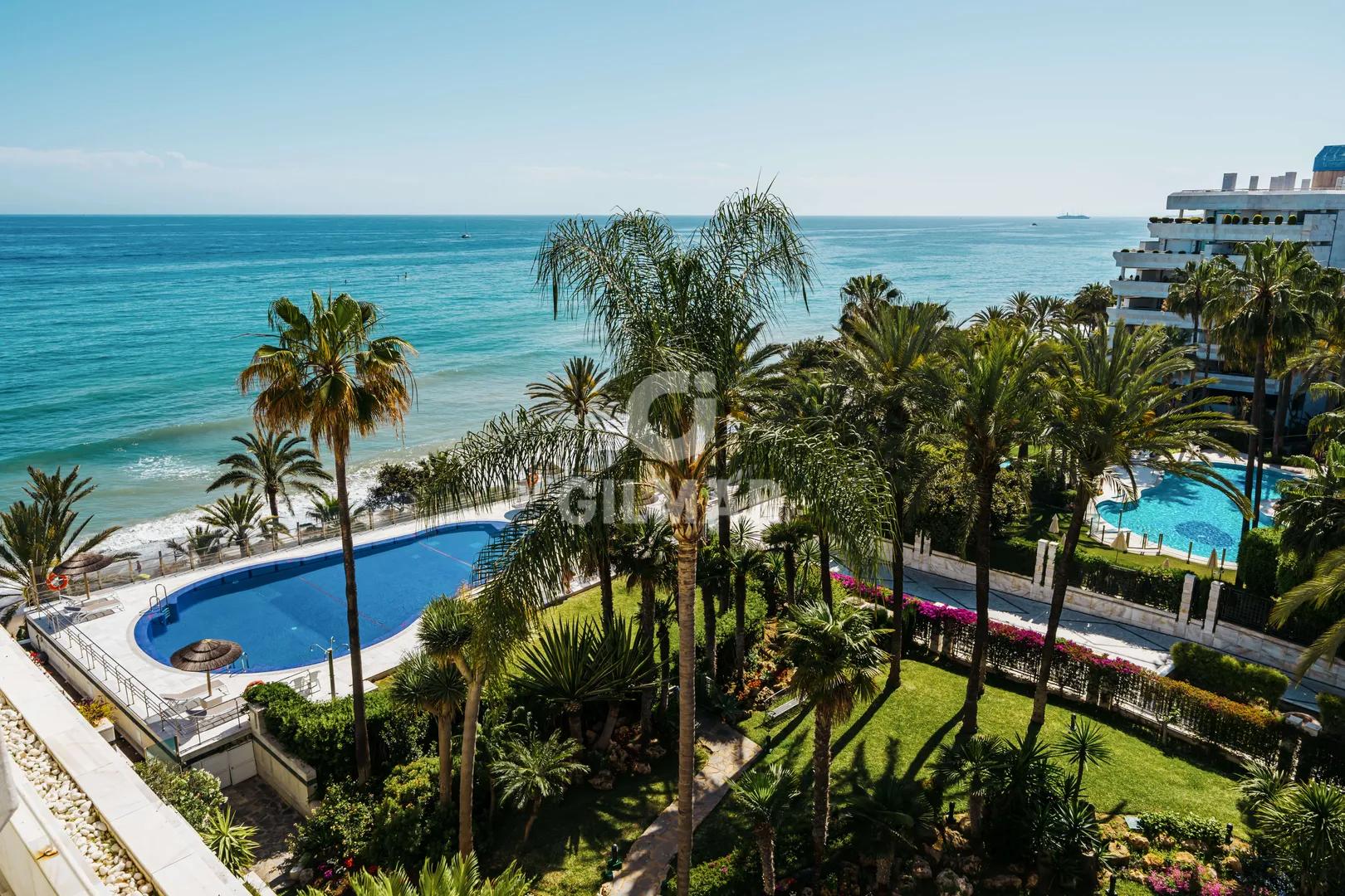 Exclusivo Apartamento Frente al Mar en Marbella