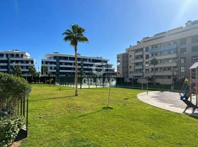 Espectacular piso con vistas al mar en Los Álamos, Torremolinos image 1