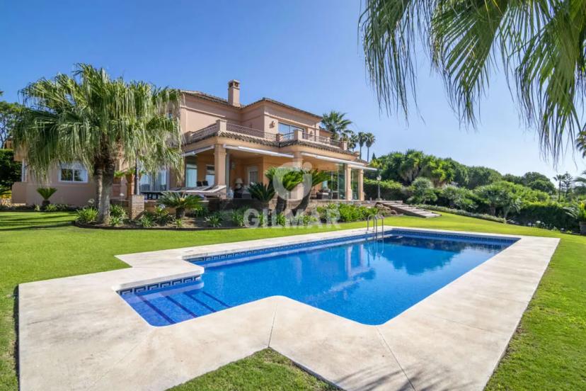 Luxury Villa in Sotogrande Alto with Mediterranean Views image 1