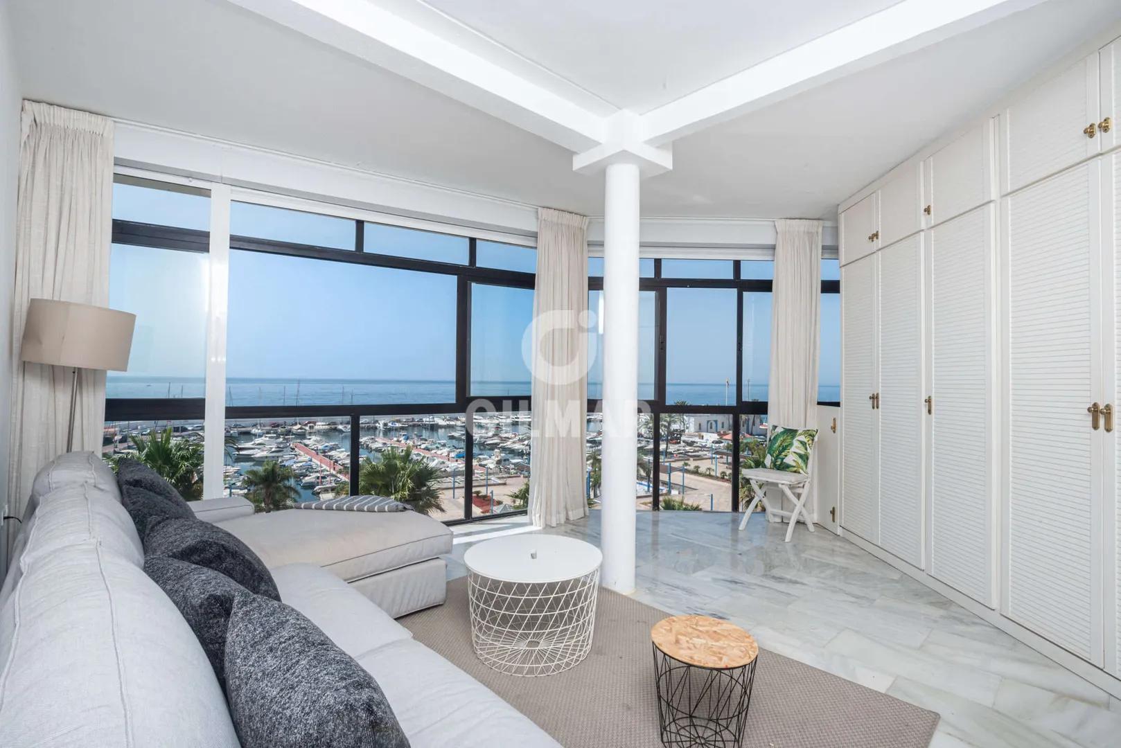 Spectacular Penthouse with 3 Bedrooms and Sea Views in the Center of Marbella