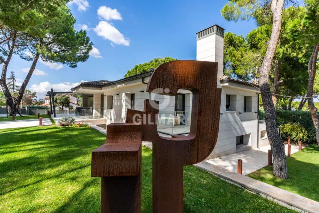 Imagen 4 de Exclusive Contemporary Chalet in Pino Centinela