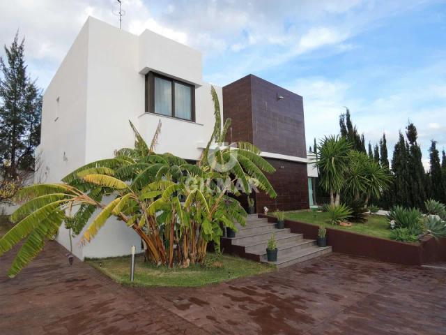 Imagen 2 de Luxury Chalet in Montecastillo with Golf Views