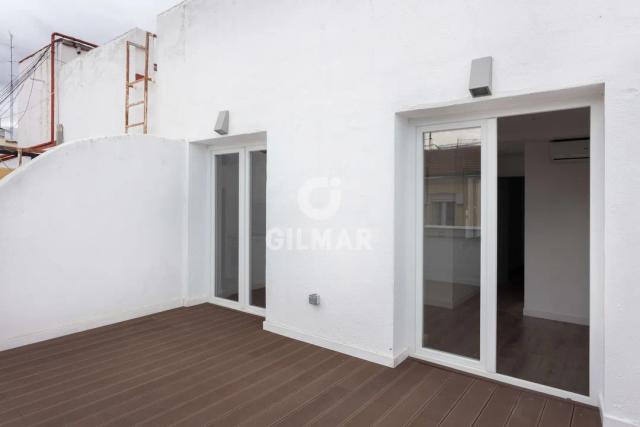 Imagen 5 de Renovated Penthouse with Terrace in Cuatro Caminos