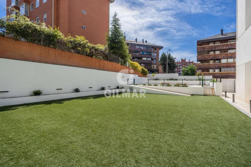 Exclusive duplex with pool and gym in Conde Orgaz image 1