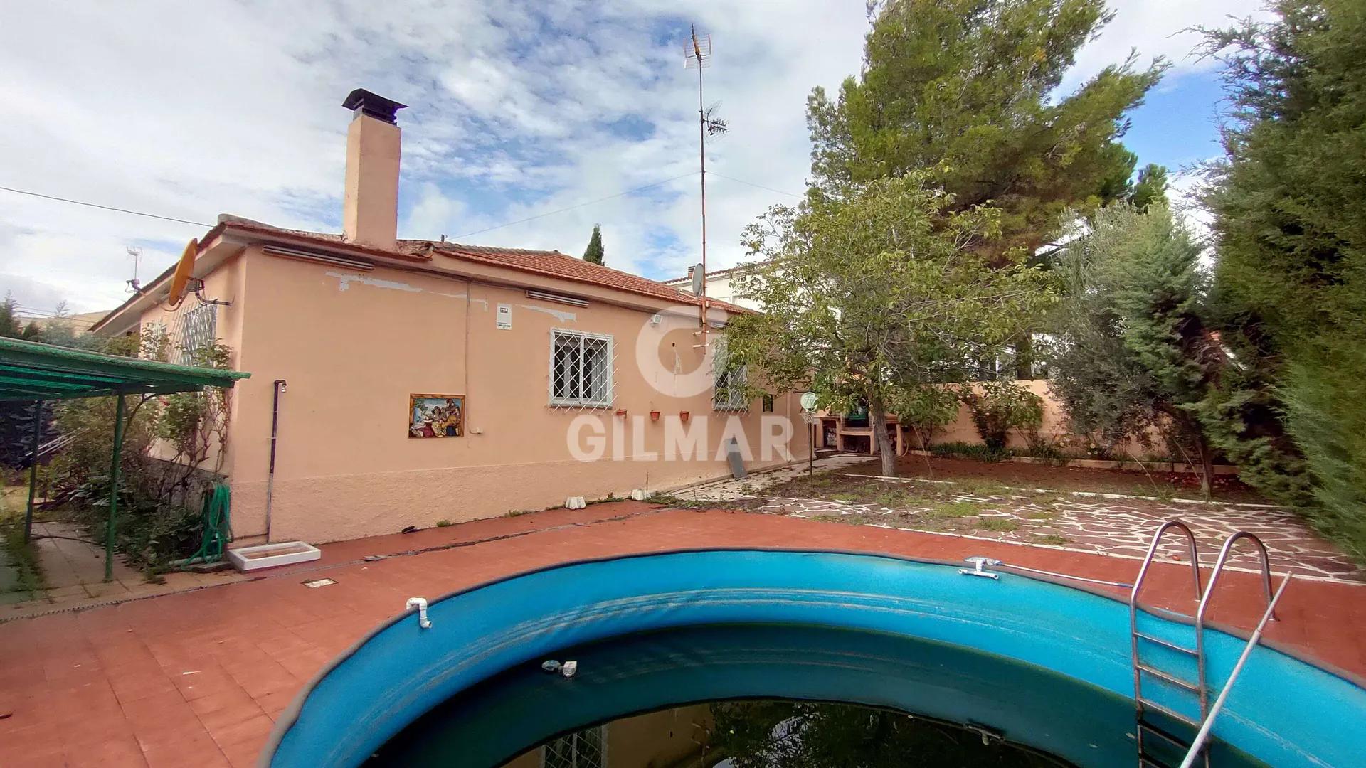 Independent Chalet with 4 Bedrooms and Pool in Pozuelo