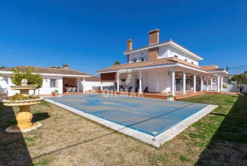 Spectacular Chalet with Pool and 7 Bedrooms in El Santiscal image 1