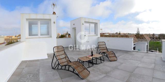 Imagen 2 de Design Chalet on the Frontline of the Beach in Chipiona