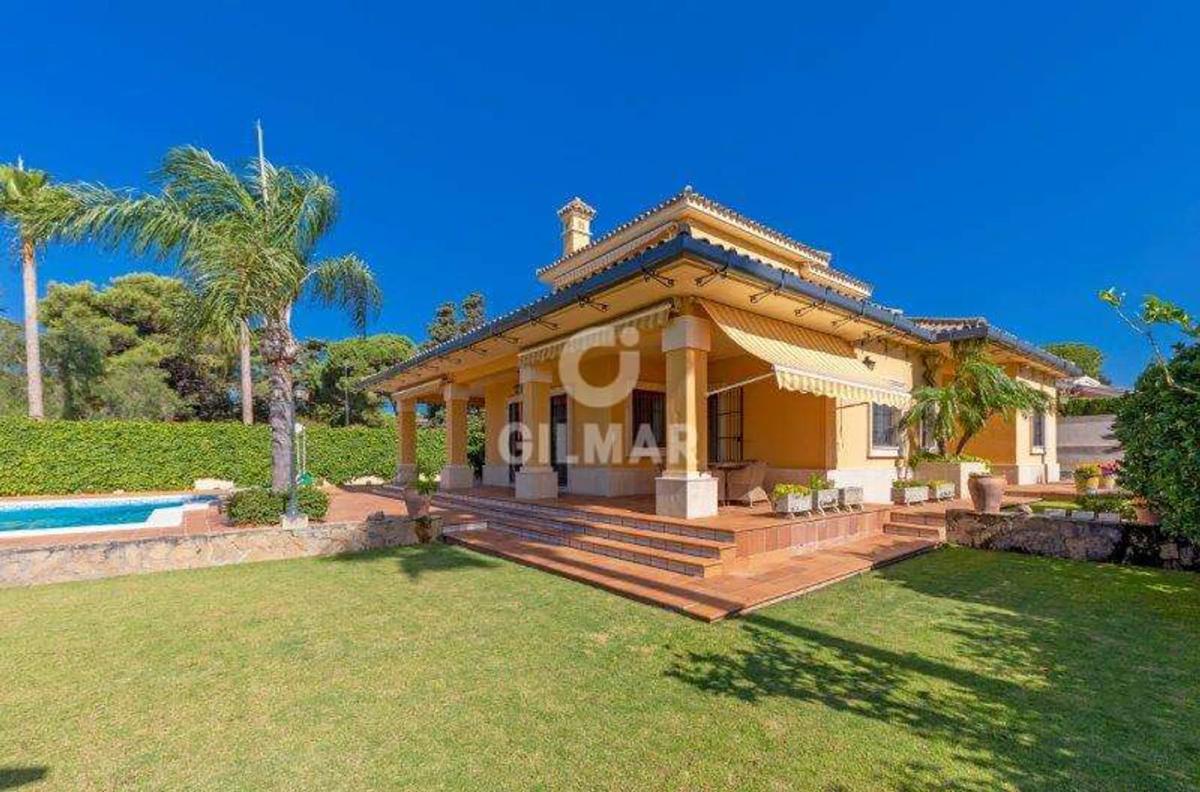 Imagen 1 de Luxury Independent Chalet with Pool in Vistahermosa