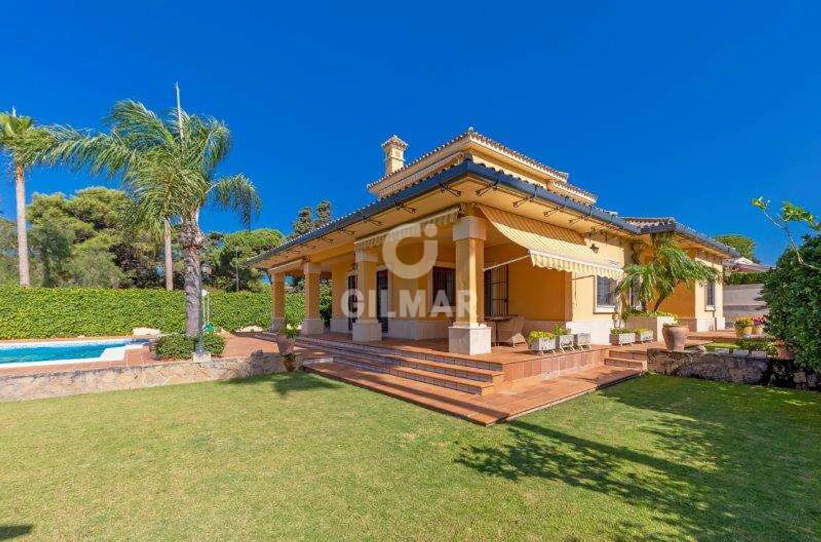 Luxury Independent Chalet with Pool in Vistahermosa