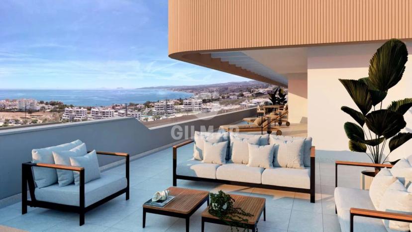 Exclusive 2-Bedroom Apartment with Terrace in Estepona Port image 1