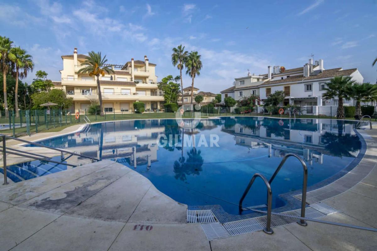 Imagen 1 de Elegant Apartment with 3 Bedrooms in San Roque Club