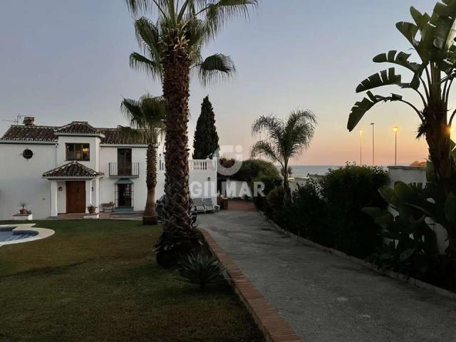 Imagen 3 de Splendid Villa with Pool 150m from the Beach in East Marbella