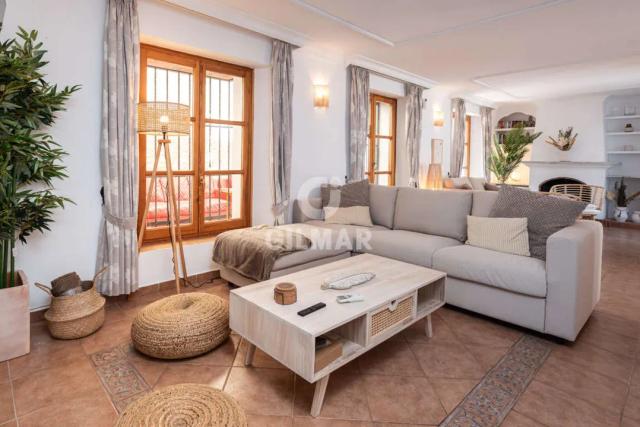 Imagen 5 de Splendid Villa with Pool 150m from the Beach in East Marbella