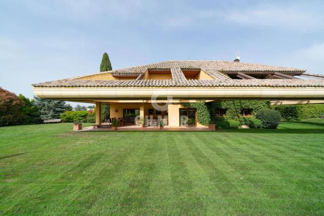 Imagen 2 de Luxury Villa with Pool and Views in Ciudalcampo