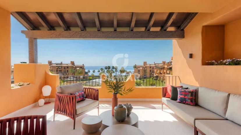 Spectacular Luxury Apartment Facing the Sea in Estepona image 2