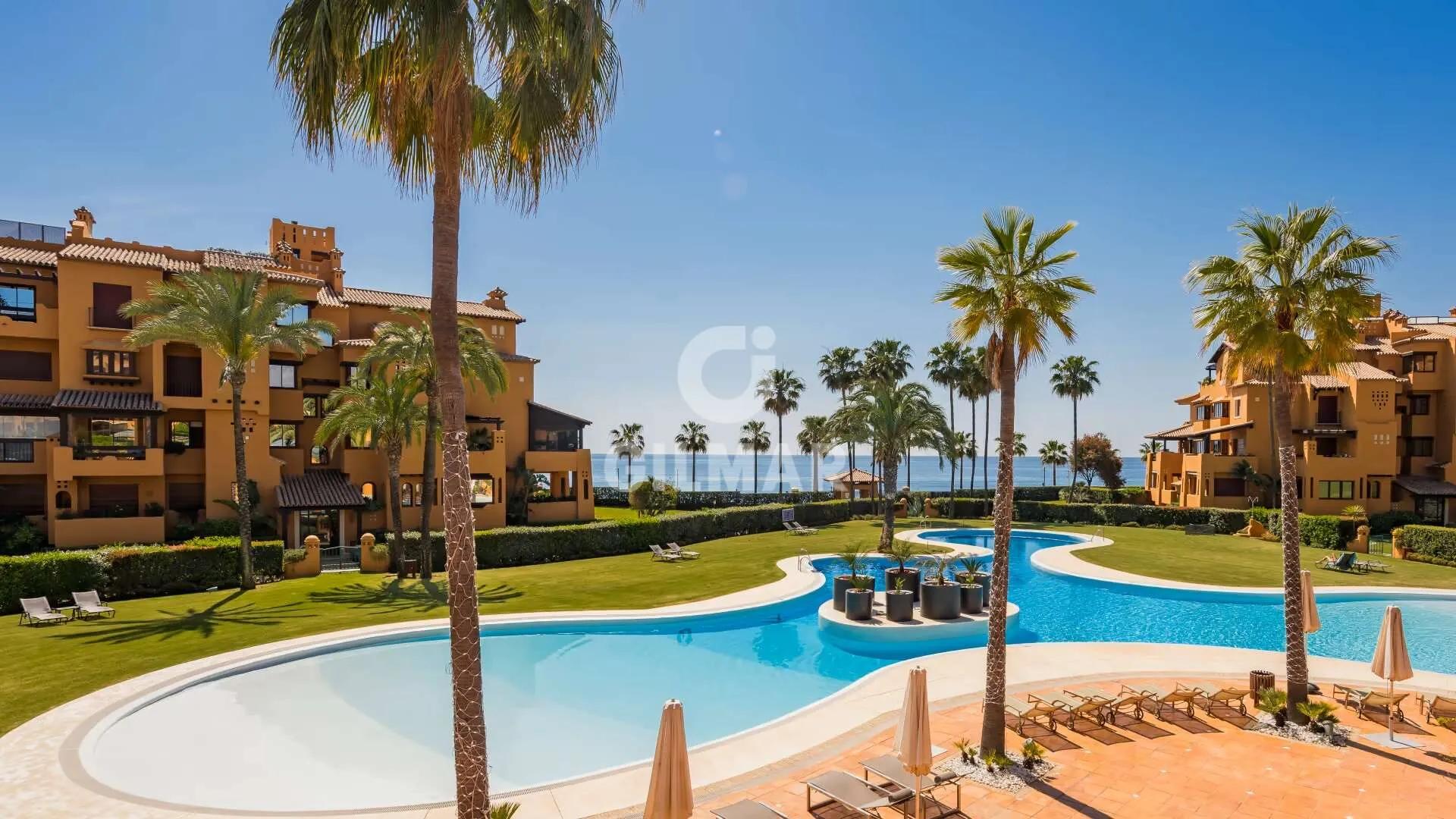 Espectacular Apartamento Lujoso Frente al Mar en Estepona