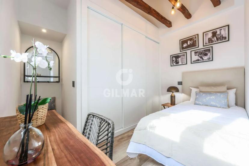 Luxury Renovated Apartment in Justicia image 1