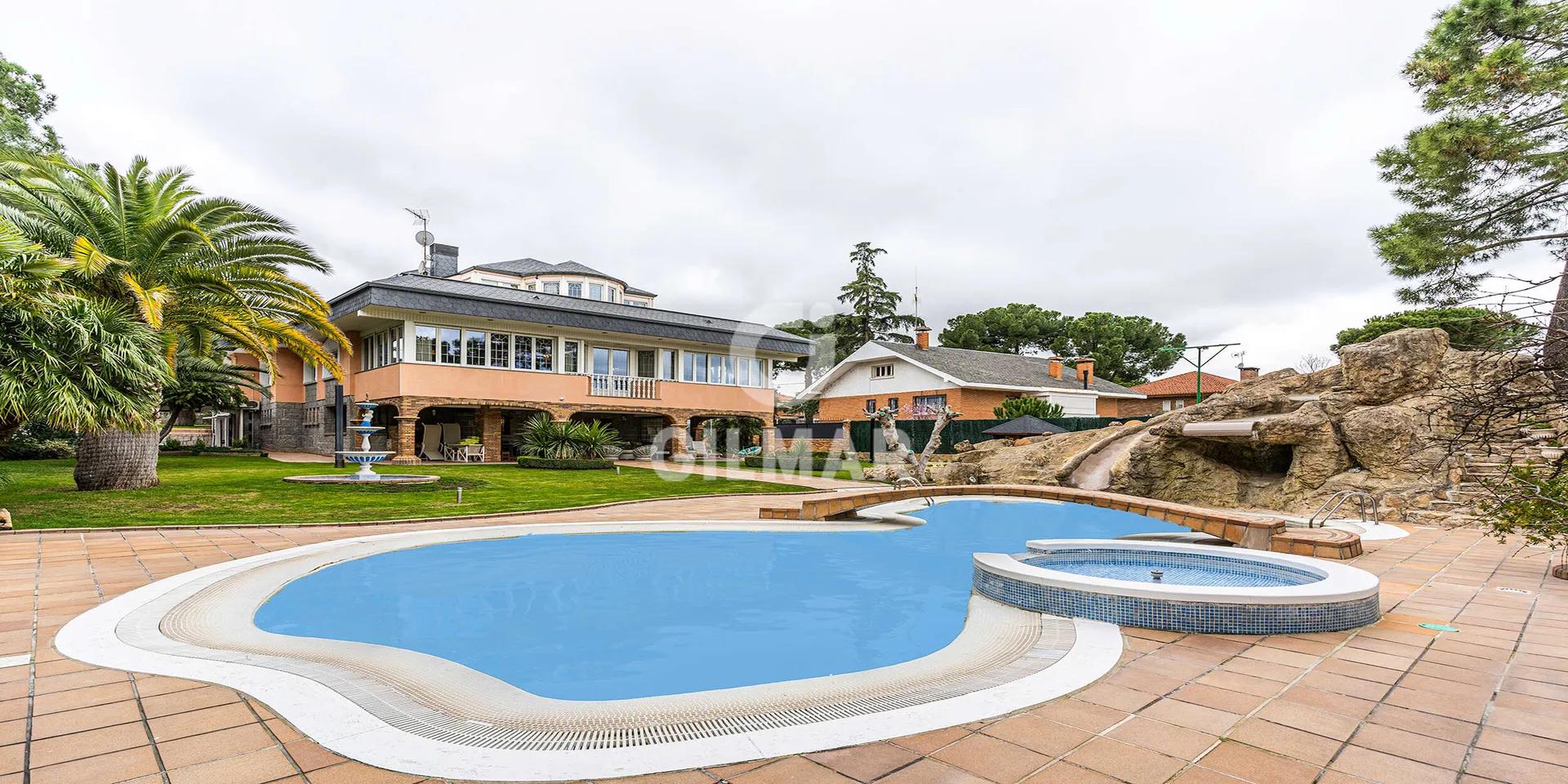 Spectacular Independent Chalet in Campodón, Villaviciosa de Odón