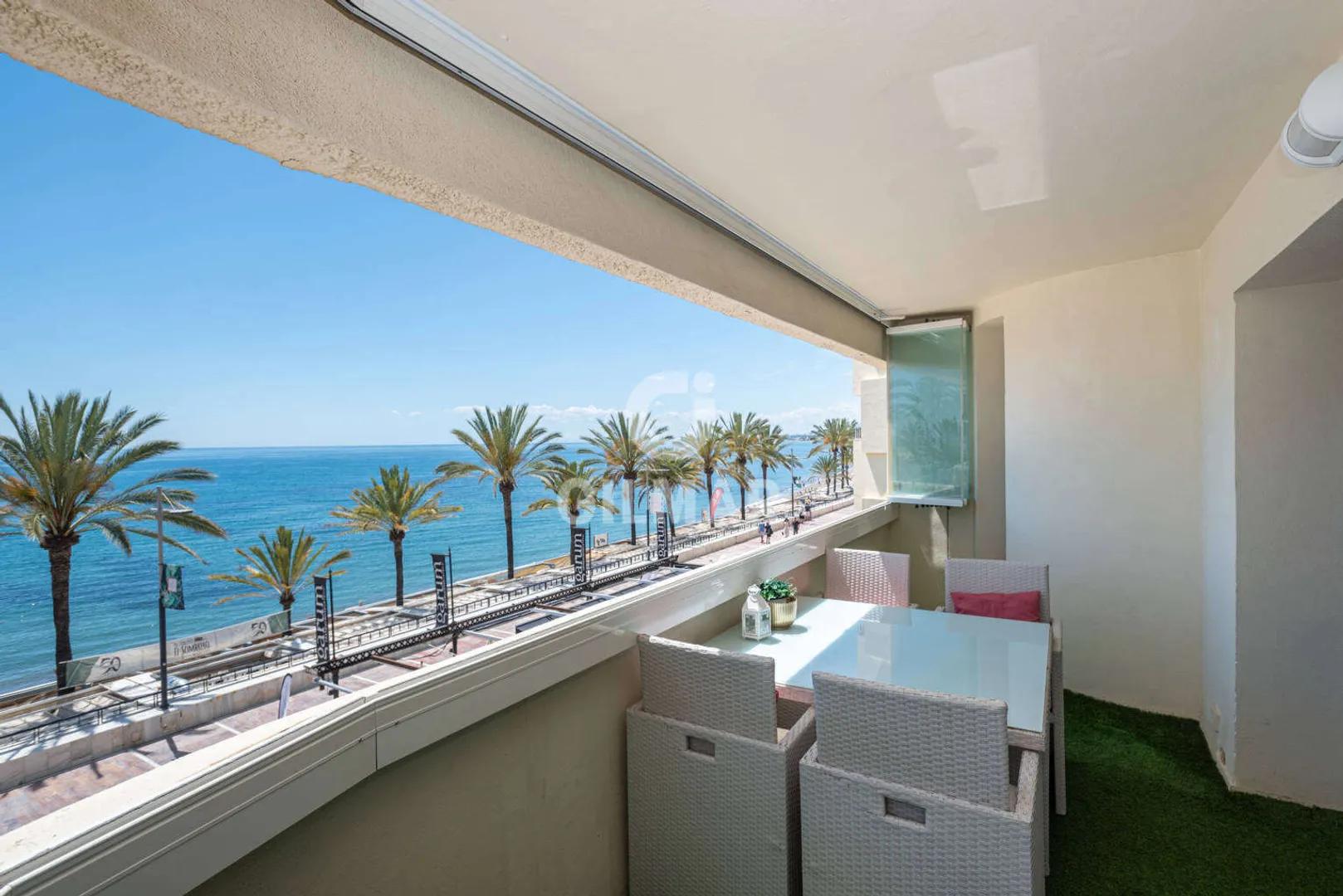 Exclusivo Apartamento Marítimo con Vistas Frontales