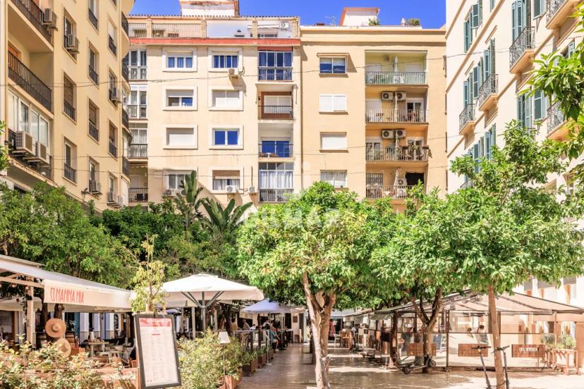 Elegante Apartamento en el Centro Histórico de Málaga image 0