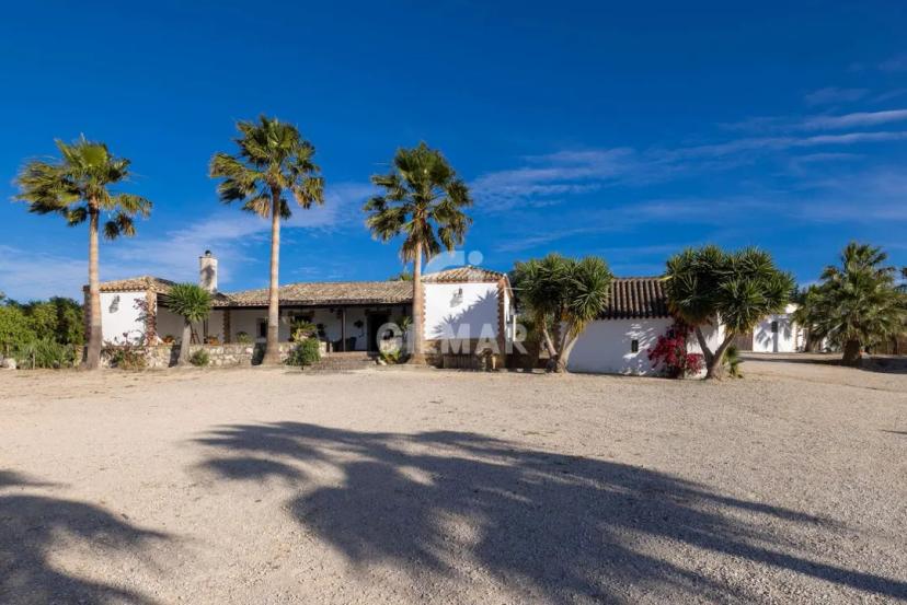 Rustic Farm in Arcos: 12 Hectares with Horse Stable and Apartments image 2