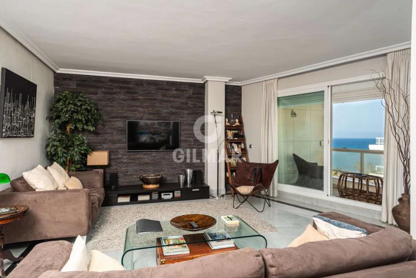 Acogedor Apartamento con Vistas al Mar en Marbella image 0