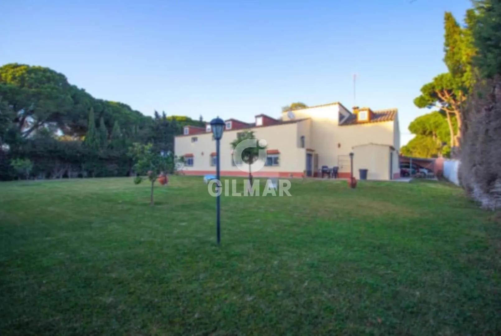 Dream Chalet with Garden and Pool 5 Minutes from La Barrosa