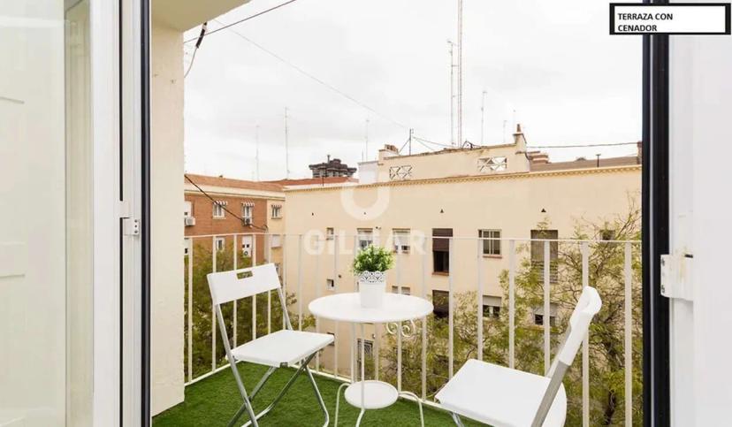 Inversión Rentable: 3 Apartamentos en Prosperidad, Madrid image 0