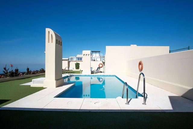 Imagen 2 de Exclusive Luxury Apartment on the Frontline Beach, Estepona