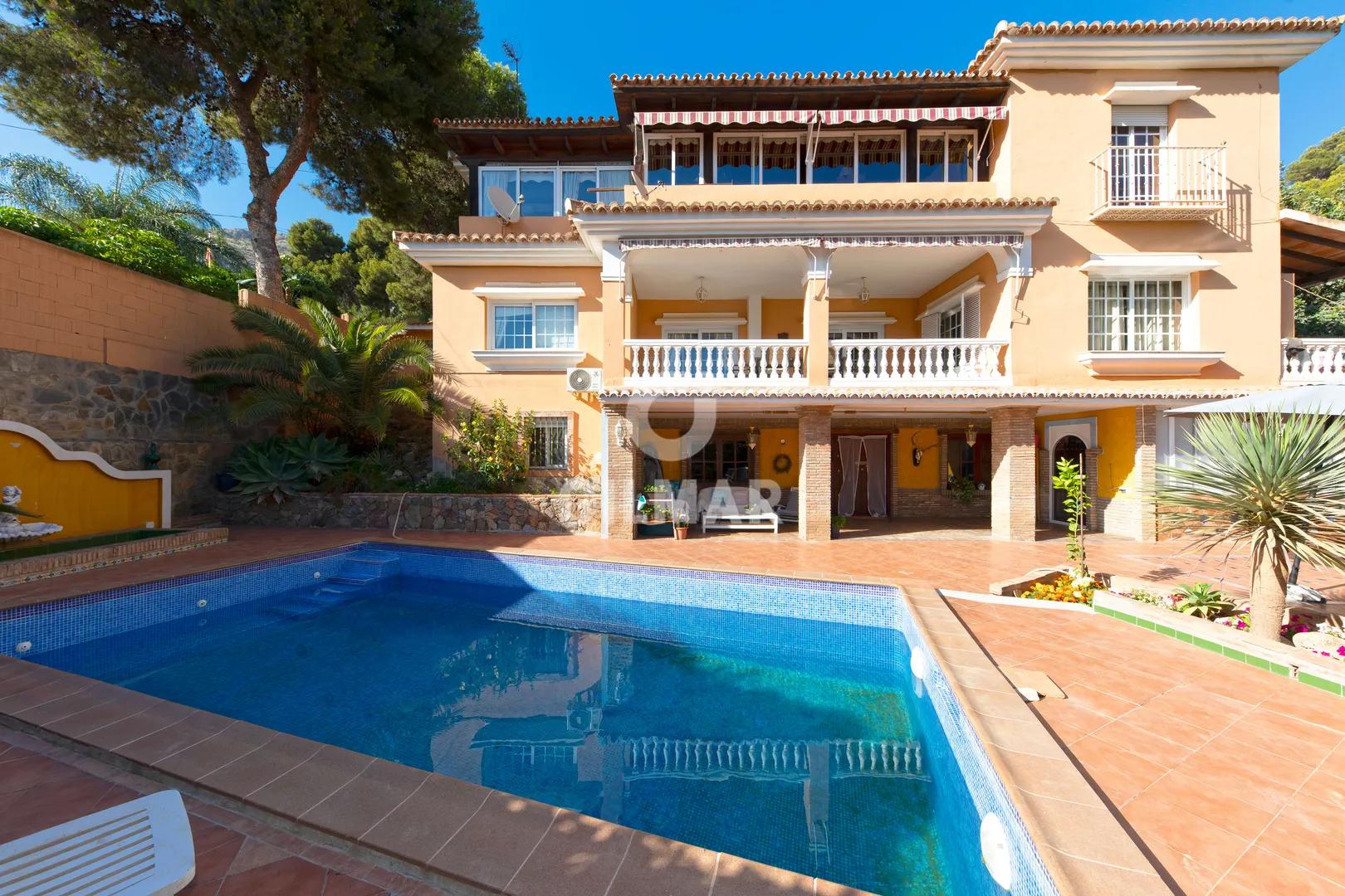 Exclusive Villa in Pinares de San Antón, Málaga