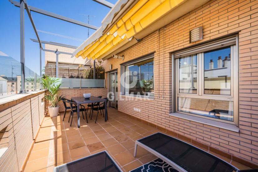 Exclusive Penthouse with Terrace in Ríos Rosas image 0