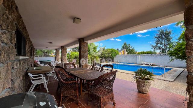 Imagen 2 de Exclusive Chalet with Pool in Soto del Real