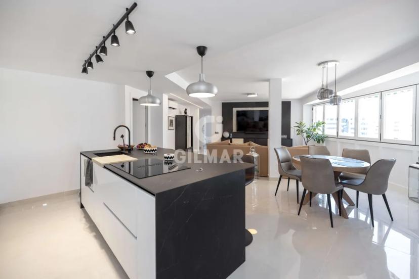 Spectacular Renovated Apartment in the Soho of Málaga image 0