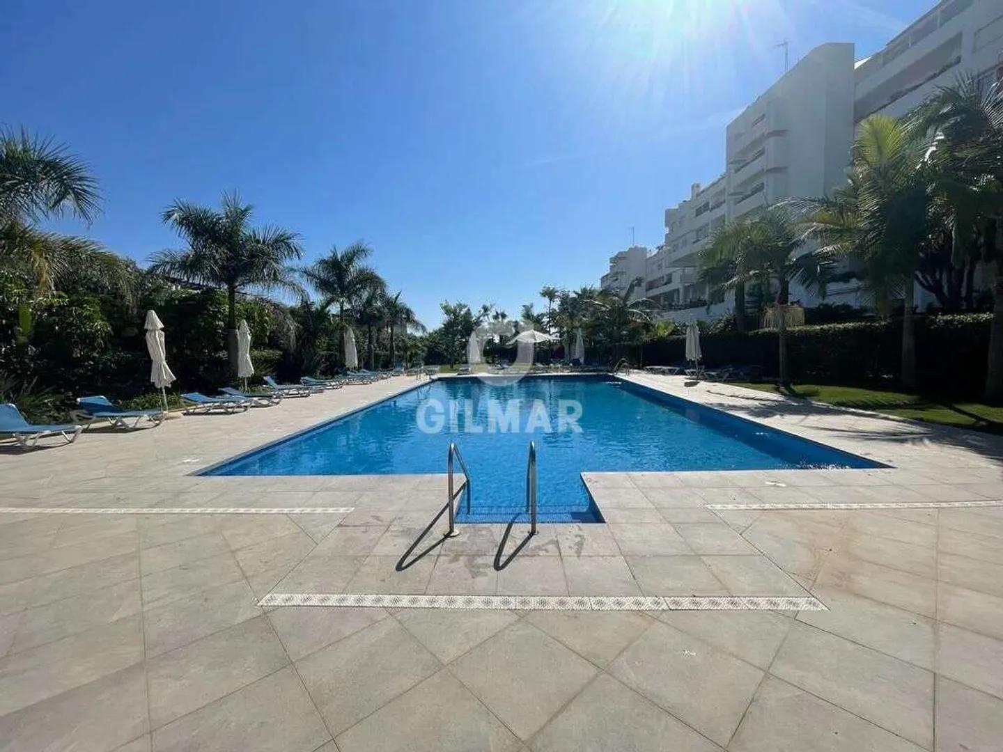 Exclusivo Apartamento Frente al Mar en Guadalmina Baja