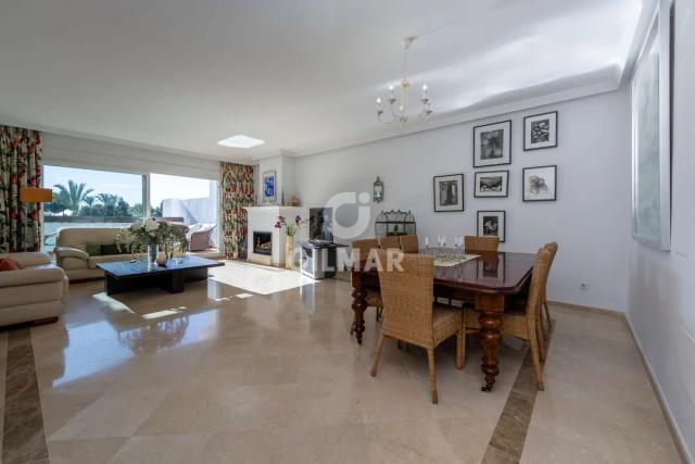 Imagen 2 de Spectacular 3-Bedroom Apartment in Los Monteros