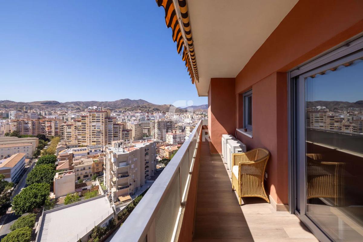 Imagen 1 de Renovated Apartment in Perchel Norte with Views and Garage